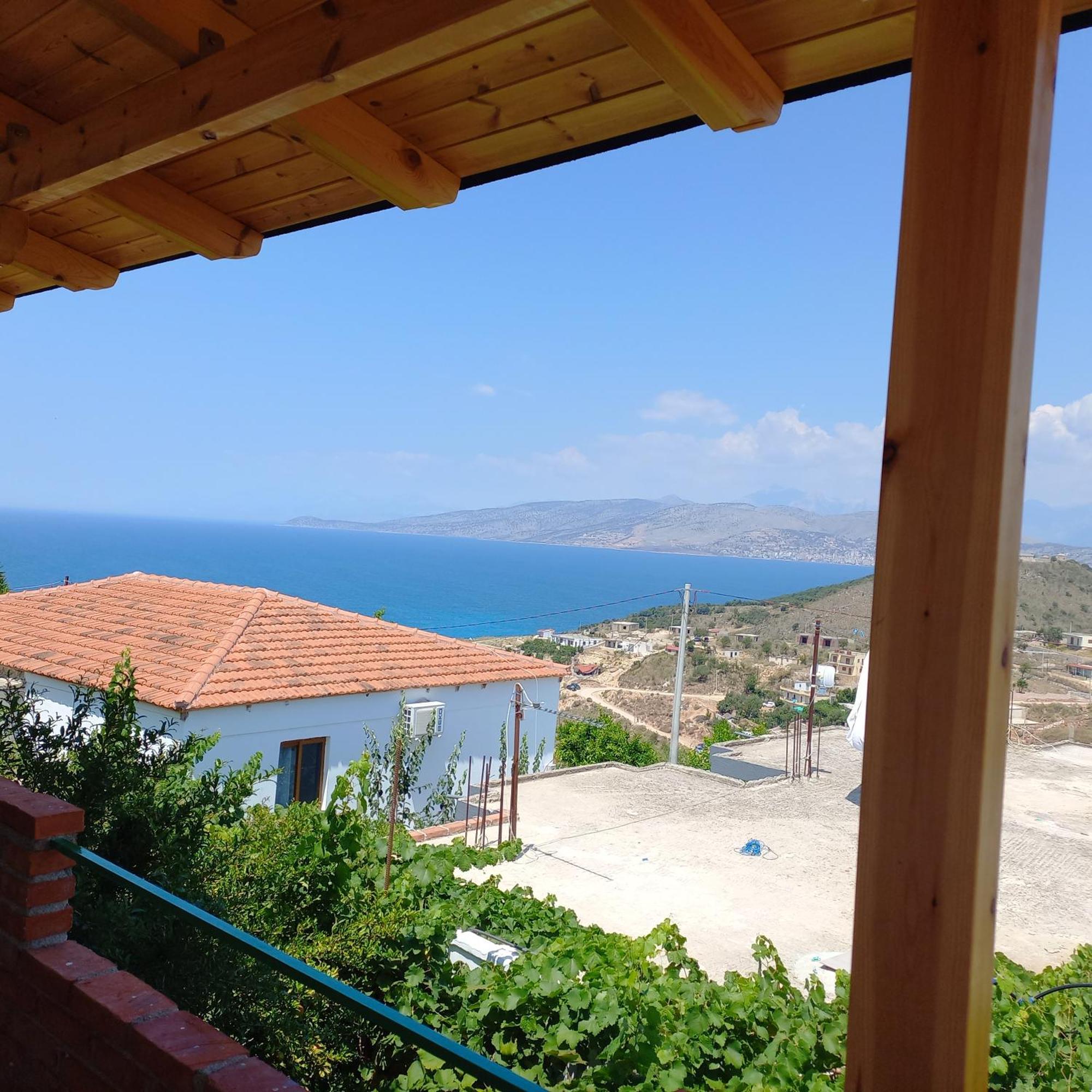 Emiljano Seaview Апартаменти *